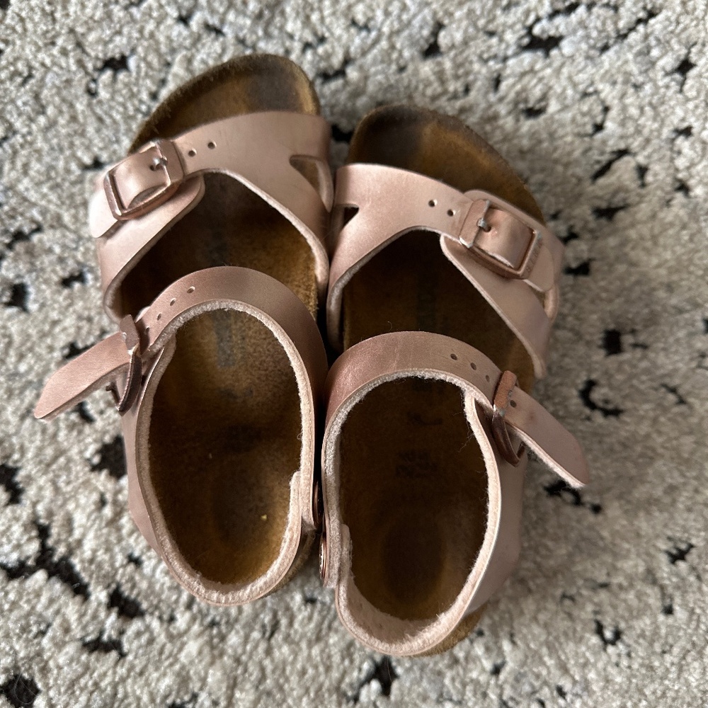 Girls Birkenstock Rose Gold Metallic Rio Sandals